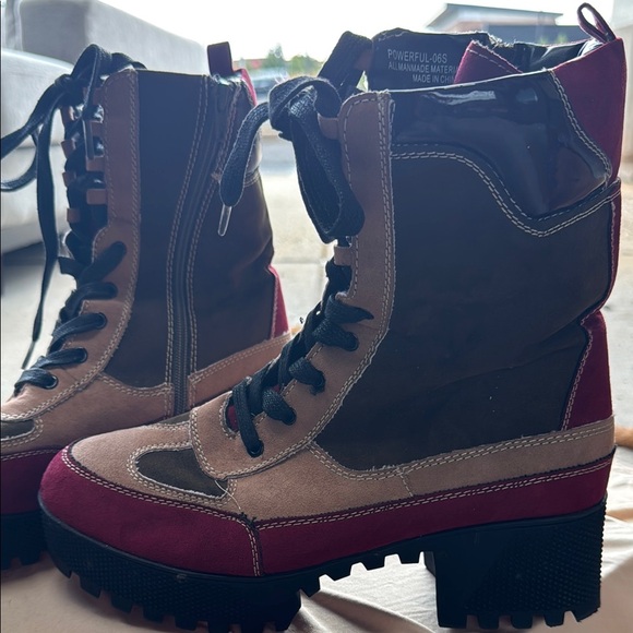 Rouge Helium Stylish Women's Lace-Up Boots - Picture 9 of 9